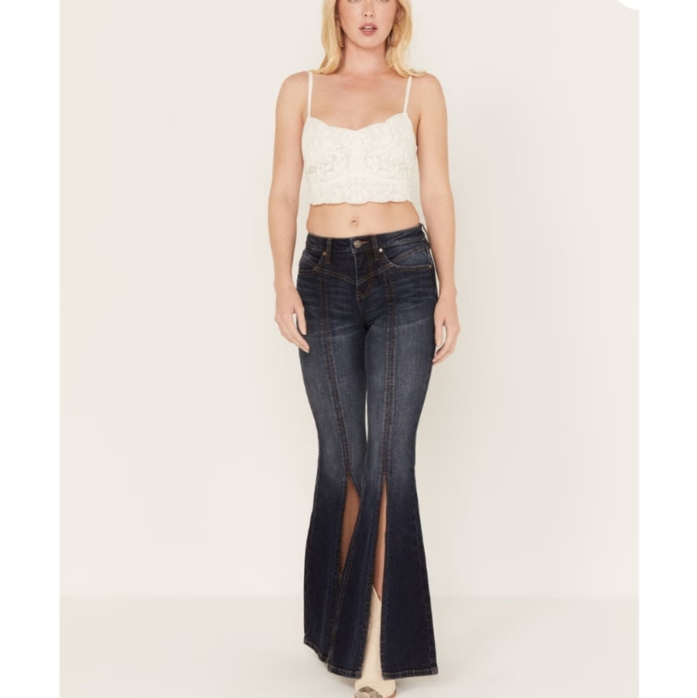 Split-Hem Flared Jeans - Women